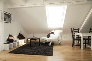 Wunderbares DG-Apartment mit charmanter Ausstattung in ruhiger Lage – Josef-Barth-Str. 8, 93057 Reinhausen, Regensburg – Vorschaubild 8