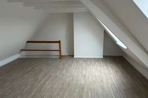 Worringen, sanierte 3 Zimmer DG Wohnung mit Balkon – Hackenbroicher Str. 109, 50769 Worringen, Köln – Vorschaubild 2