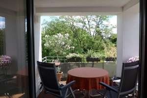 Lichtdurchflutete, ruhige 3 Zi-Wohnung mit Parkblick von privat, EBK, Loggia, Balkon, Gäste-WC – Fischer-von-Erlau-Straße 5a, 80689 Am Westbad, München – Vorschaubild 2