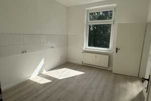 *2 Zimmer im stilvollen Altbau, 2. Etage* – Mülheimer Straße 382, 46045 Oberhausen – Vorschaubild 2