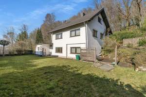 WOHNEN IM GRÜNEN – EINFAMILIENHAUS MIT SONNENGRUNDSTÜCK UND EXPERTENEMPFEHLUNG ZUR SANIERUNG – Die vollständige Adresse der Immobilie erhältst du vom Anbieter., 51789 Lindlar – Vorschaubild 22