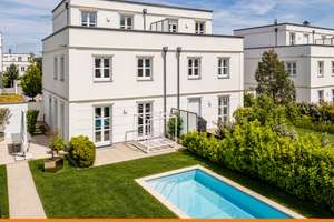 Hochwertiges Stadthaus mit Pool in der Nähe des Jungfernsees
