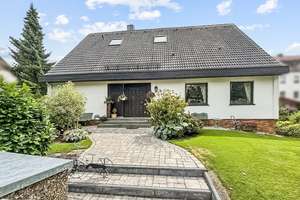Einfamilienhaus mit viel Platz in Nürnberg-Nord sucht neue Familie!