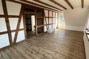 Modernisierte 3-Zimmer Dachgeschosswohnung mit Balkom in Hameln – Die vollständige Adresse der Immobilie erhältst du vom Anbieter., 31789 Hameln – Vorschaubild 1