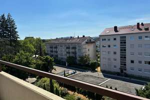 Sonnige 3-Zimmer-Wohnung mit Aufzug, Balkon & TG-Stellplatz in bester Oststadtlage