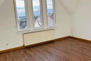 Attraktive und renovierte 3 Zi Whg. mit ausbaufähiger Galerie und schönem Blick auf die Weinberge – Raichbergstraße 11, 70329 Obertürkheim (Ortsteil), Stuttgart – Vorschaubild 13
