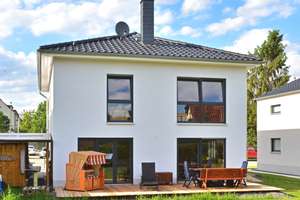 Repräsentative Stadtvilla mit sechs (!) Zimmern als VORSCHLAG – Grundstückspreis Holzhausen inklusiv – 4288 Holzhausen, Leipzig – Vorschaubild 1