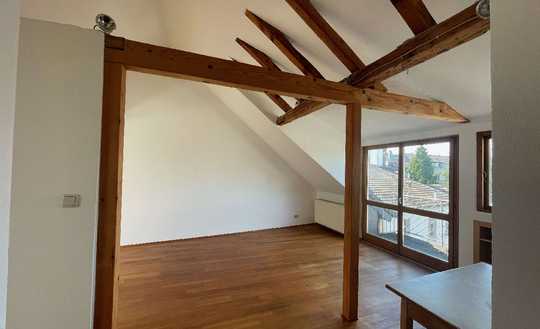 Renovierte und leerstehende 1,5 ZKB-Dachgeschosswohnung in LU-Mundenheim (3 Parteienhaus)!