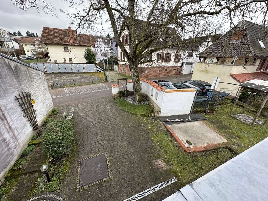 Immobilie in Bad Bergzabern - Wohnhaus mit Gewerbeeinheit und 3 Wohnungen - 4 Stellplätze 2 Garagen - Bild 2