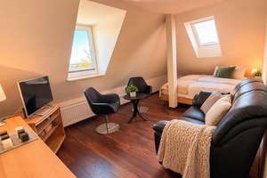 Repräsentative Villa auf sonnigem Eckgrundstück in Dresden-Weixdorf – Die vollständige Adresse der Immobilie erhältst du vom Anbieter., 1108 Weixdorf, Dresden – Vorschaubild 5