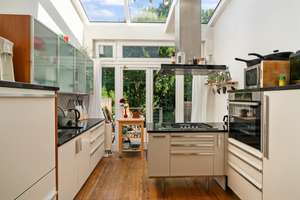 Bremen - Hastedt | Stilvolles Dreifamilienhaus mit Charme, Garten und Mieteinnahmen – Die vollständige Adresse der Immobilie erhältst du vom Anbieter., 28207 Hastedt, Bremen – Vorschaubild 5