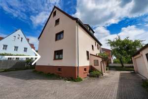 Wohnungspaket mit Potenzial – 2 Einheiten, Balkon und großzügige Garage