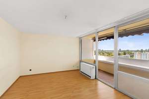 Weitblick • Wohnküche • Wintergarten | Geräumige 2-Zi-Balkonwohnung mit TG-Stellplatz – Die vollständige Adresse der Immobilie erhältst du vom Anbieter., 81925 Oberföhring, München – Vorschaubild 1