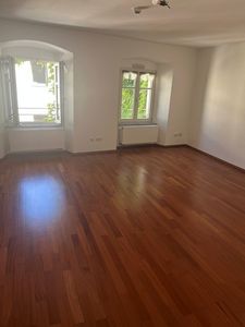 Top renovierte 2 - Zimmerwohnung - WG-geeignet