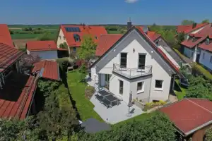 Großes Einfamilienhaus mit Stil und Spielstraße (ohne Makler, direkt vom Verkäufer) – Am Kripp 10, 82291 Fürstenfeldbruck (Kreis) – Vorschaubild 1