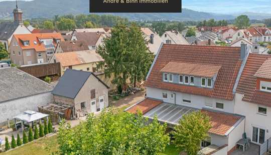 Bild von Familien Doppelhaushälfte mit großem Garten
