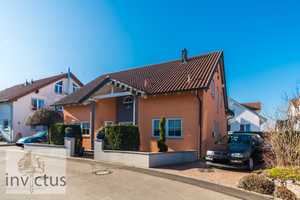 Wohnen mit Stil: Großzügiges Haus mit 6 Zimmern, Wintergarten, Doppelgarage, Kamin & Einliegerwhg! – Heilbronn (Kreis) – Vorschaubild 2