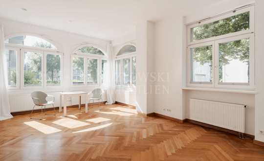 Villa Gustav Cless - Repräsentative Altbauetage voller Potential mit Direktlift!