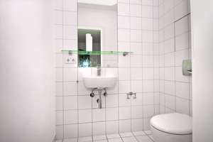 Schöne 3 Zi.-Wohnung mit 2 Balkonen & Blick in den begrünten Innenhof! Direkt am Potsdamer Platz! – Rudolf-von-Gneist-Gasse 4, 10785 Tiergarten, Berlin – Vorschaubild 12