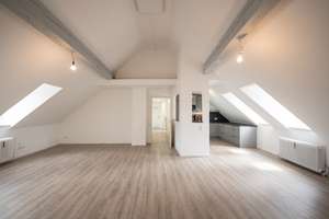 Charmante 4-Zimmer-DG-Wohnung in Aachen-Richterich – Hander Weg 64a, 52072 Richterich, Aachen – Vorschaubild 2