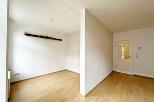 "Schöne 2-Zimmer-Wohnung mit Einbauküche, Balkon, Waschmaschine und Fenstererker" – Jakobstraße 55, 9130 Sonnenberg, Chemnitz – Vorschaubild 7