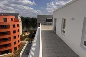 130 QM Penthouse mit Wasserblick am Havelufer: Erstbezug mit 48 m² Dachterrasse – Parkstraße 22, 13585 Hakenfelde, Berlin – Vorschaubild 3