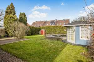 Familientraum in ruhiger Lage mit großem Garten, Pool und Energieklasse B – Neumünster – Vorschaubild 2