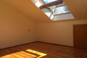 Freuen Sie sich auf eine großzügige 3-Zimmer-Wohnung in bevorzugter Wohnlage – Béziersstraße 42, 74081 Sontheim, Heilbronn – Vorschaubild 2