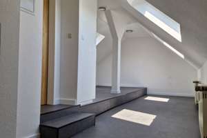 Nettes saniertes Dachgeschoss-Apartment (Provisionsfrei) im Zentrum von Düsseldorf – Die vollständige Adresse der Immobilie erhältst du vom Anbieter., 40215 Friedrichstadt, Düsseldorf – Vorschaubild 3