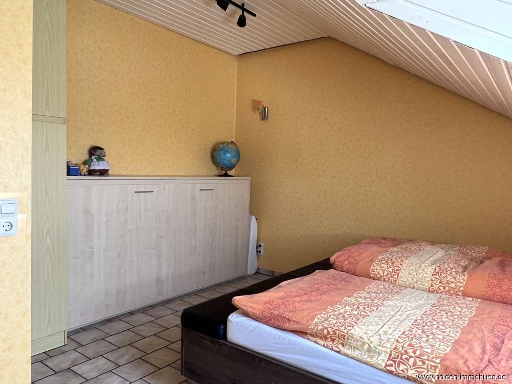 Immobilie in Schwetzingen - ***VIELSEITIG & GROSSZÜGIG – 4 WOHNEINHEITEN MIT GARTEN, GARAGE & STELLPLÄTZEN*** - Bild 5