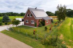 Naturidylle pur: Alleinlage, viel Platz und ein modern kernsaniertes Einfamilienhaus in Ostfriesland – Die vollständige Adresse der Immobilie erhältst du vom Anbieter., 26629 Großefehn – Vorschaubild 1