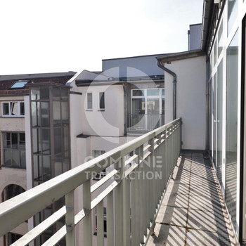Mit Dachterrasse zum Durchatmen. combine Transaction.