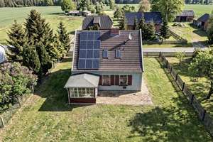 Historische Öfen, Dielenböden und Sauna: Charmantes Haus mit großem Grundstück nahe des Haffs – Die vollständige Adresse der Immobilie erhältst du vom Anbieter., 17375 Hintersee – Vorschaubild 2