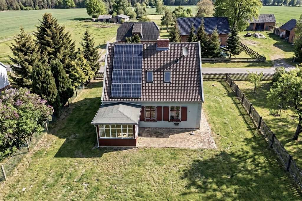 Immobilie in Hintersee - Historische Öfen, Dielenböden und Sauna: Charmantes Haus mit großem Grundstück nahe des Haffs - Bild 1