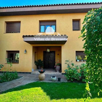 Wunderschöne freistehende Villa in Villafranca del Castillo.