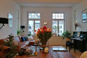 Superhelle Altbau 3-Zimmer-Wohnung um Grünen mit Balkon in der Südvorstadt