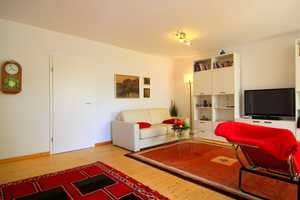 Wunderschönes, möbliertes Einfamilienhaus mit Sonnengarten und Außenstellplatz in guter Lage – Köln – Vorschaubild 2