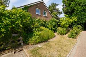 Ruhig gelegenes Einfamilienhaus mit Garten und viel Platz zum Ankommen in Krefeld-Traar! – Die vollständige Adresse der Immobilie erhältst du vom Anbieter., 47802 Traar, Krefeld – Vorschaubild 2