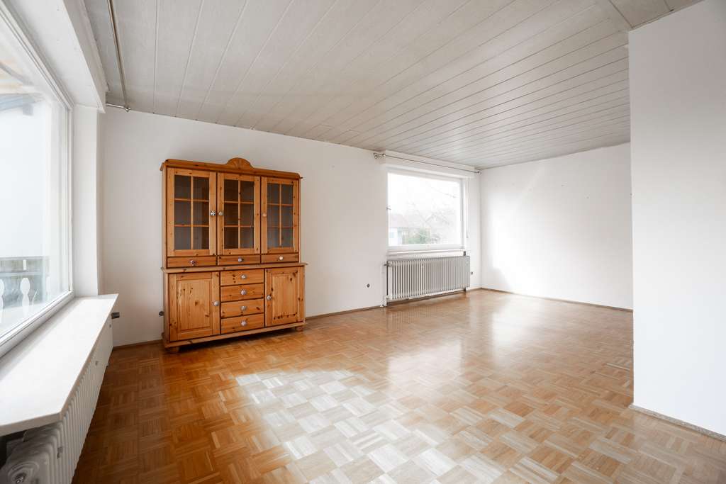 Immobilie in Bad Schussenried - Zwei Haushälften, grenzenlose Möglichkeiten: Wohnen, Vermieten oder Generationen vereinen - Bild 2