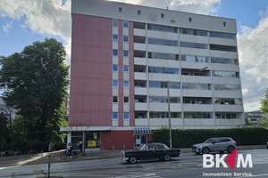 Großzügige 3-Zimmer-Wohnung mit Loggia und Stellplatz – Die vollständige Adresse der Immobilie erhältst du vom Anbieter., 22529 Lokstedt, Hamburg – Vorschaubild 1