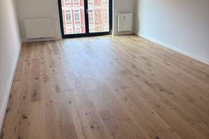 Helle goßzügige 2 Zimmer Wohnung mit EBK und Echtholzparkett im Industriedenkmal