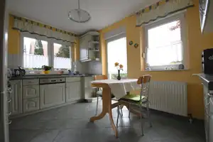 Familienfreundliches Zuhause mit Garage und Keller – 4-Raum-Wohnhaus in naturnaher Lage – Ibbenbürener Straße 9, 6862 Dessau-Roßlau – Vorschaubild 12