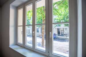 Für Stadtliebhaber: 2-Zimmer-Wohnung mit Balkon und modernem Tageslichtbad nahe Boxhagener Platz – Simplonstraße 53a, 10245 Friedrichshain, Berlin – Vorschaubild 14