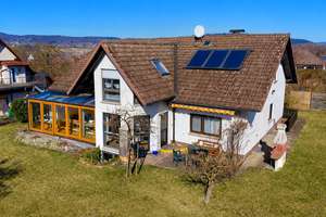 Schönes Wohnhaus mit Garten in traumhafter Lage von Küps – Die vollständige Adresse der Immobilie erhältst du vom Anbieter., 96328 Küps – Vorschaubild 1