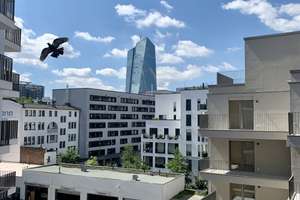 Neubau: Moderne 2-Zi-Whg mit EBK, Balkon (EZB-Blick) im Ostend. 2 Min zum Main!