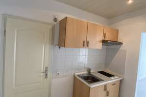 Stilvolle, geräumige und gepflegte 1-Zimmer-Erdgeschosswohnung mit Balkon und Einbauküche in Lübeck – Waldstraße 47b, 23568 Sankt Gertrud, Lübeck – Vorschaubild 3
