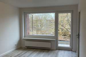 Modernisierte 2-Zi.-Whg. mit Balkon in ruhiger aber dennoch zentraler Lage von Wandsbek!