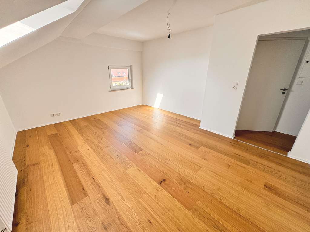 Immobilie in Burgthann - Provisionsfrei: Renovierte 3 Zimmer Wohnung in Burgthann mit Stellplatz und Garage - Bild 4