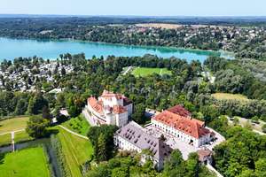 VERMIETUNG: Wohnen mit besonderer Lebensqualität mit Indoor-Pool und Sauna in Seenähe! – 82229 Seefeld – Vorschaubild 11