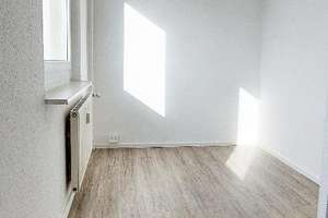 1 Zimmer, frisch saniert, Aufzug – Neuplanitzer Straße 29, 8062 Neuplanitz, Zwickau – Vorschaubild 5